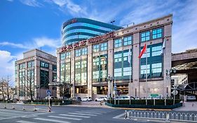 โรงแรมโฮเวิร์ดจอห์นสัน พารากอน